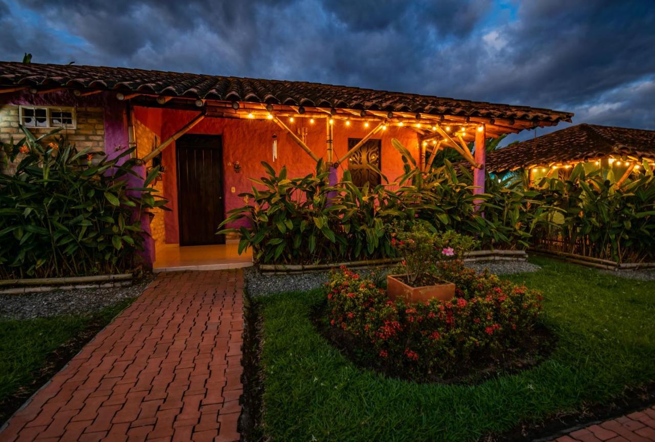Hotel Campestre Solar De La Luna Albania  Exterior photo