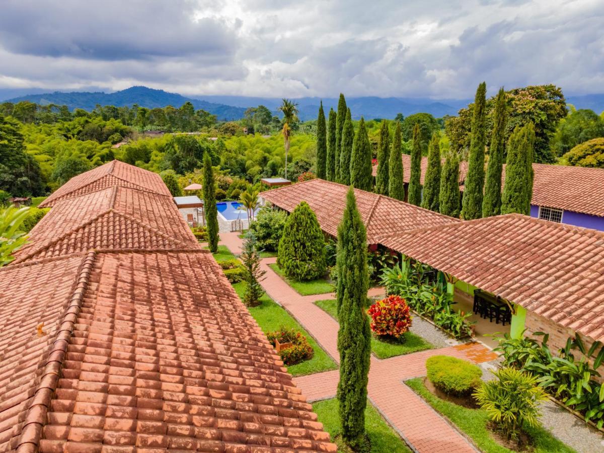 Hotel Campestre Solar De La Luna Albania  Exterior photo