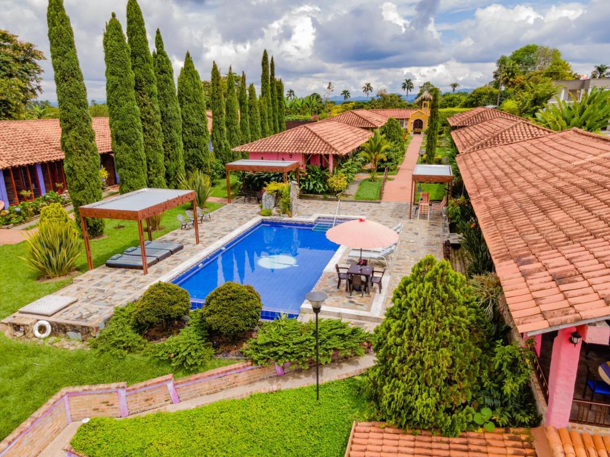 Hotel Campestre Solar De La Luna Albania  Exterior photo