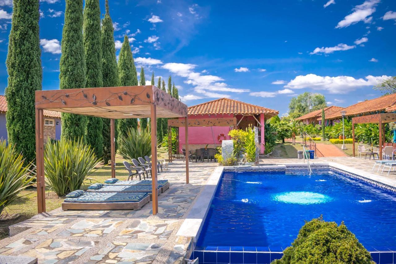 Hotel Campestre Solar De La Luna Albania  Exterior photo