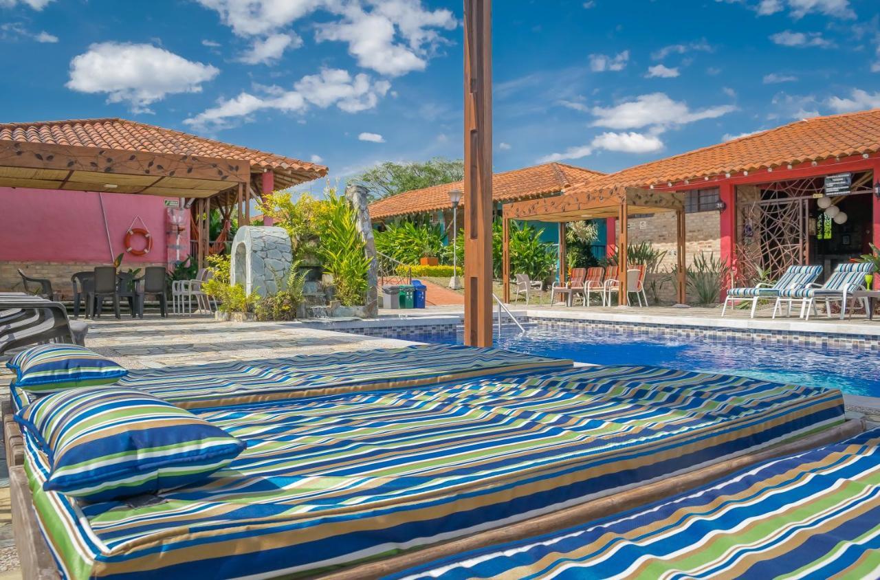 Hotel Campestre Solar De La Luna Albania  Exterior photo