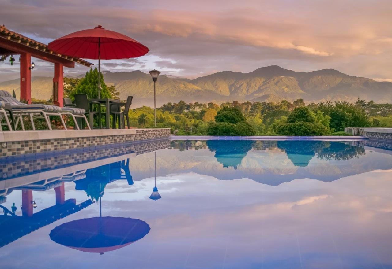 Hotel Campestre Solar De La Luna Albania  Exterior photo