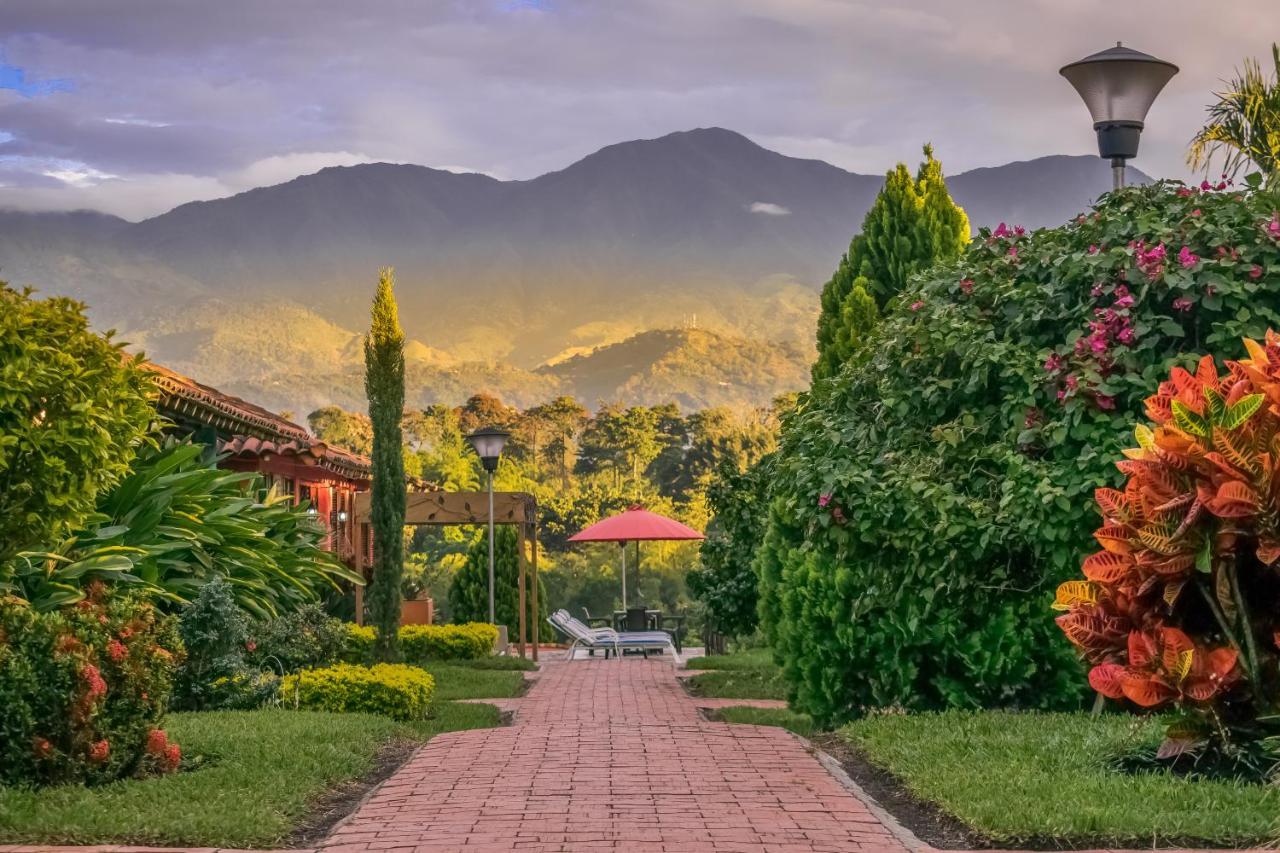 Hotel Campestre Solar De La Luna Albania  Exterior photo